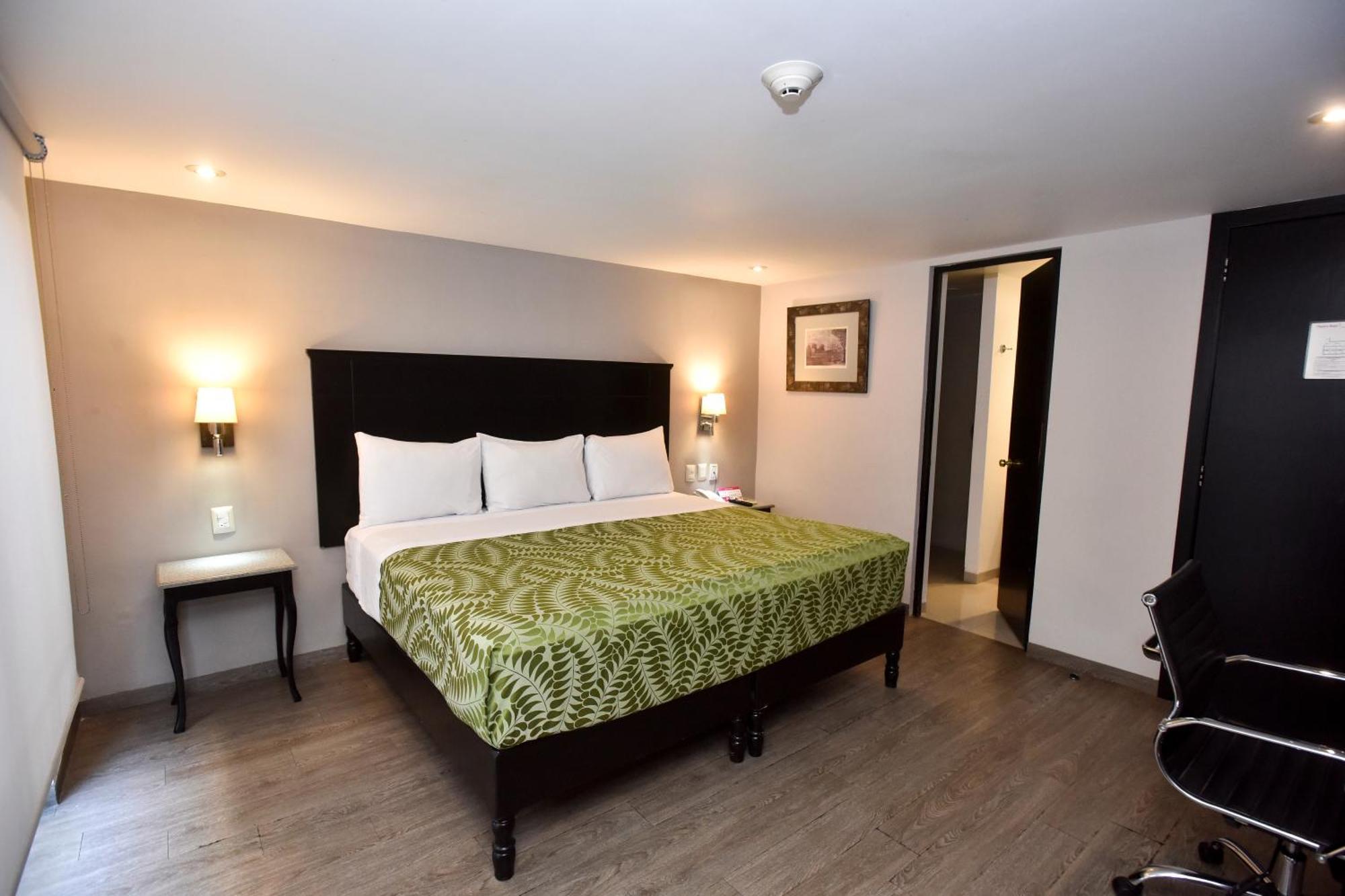 Plaza Camelinas Hotel Querétaro